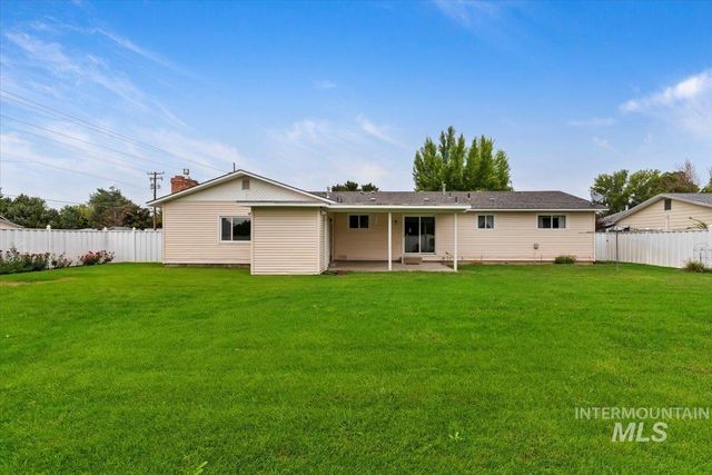 915 Winther Blvd, Nampa, ID 83651