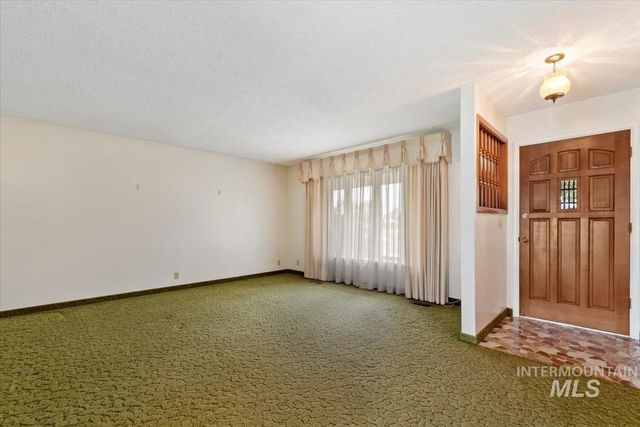 915 Winther Blvd, Nampa, ID 83651