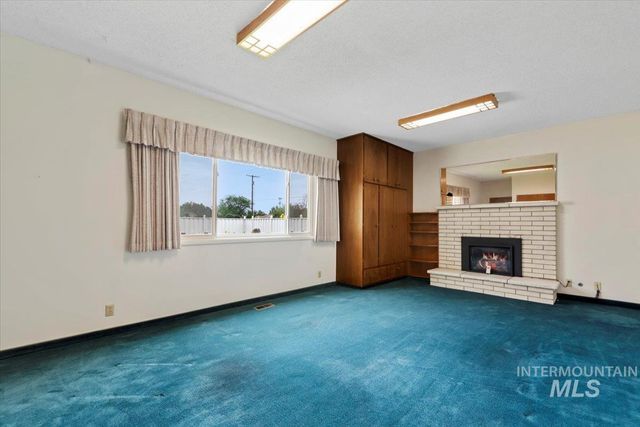 915 Winther Blvd, Nampa, ID 83651