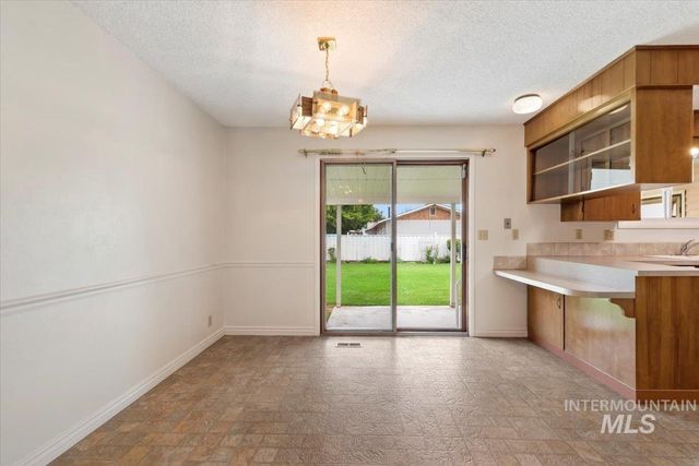 915 Winther Blvd, Nampa, ID 83651