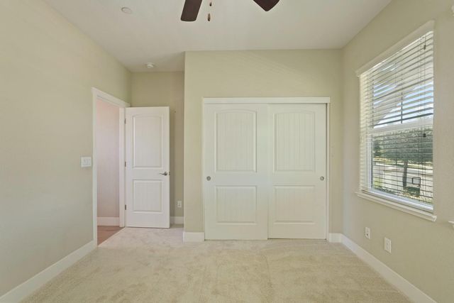 577 Lakeside Dr, Lathrop, CA 95330