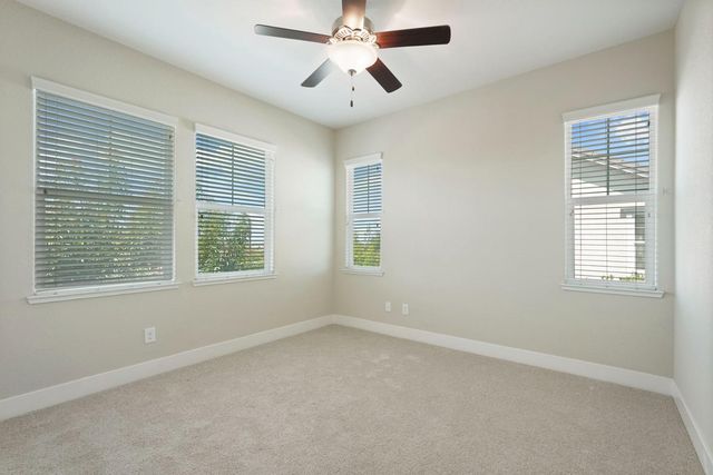 577 Lakeside Dr, Lathrop, CA 95330