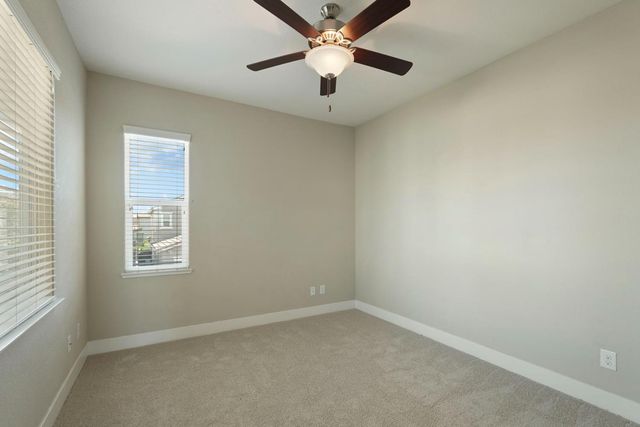 577 Lakeside Dr, Lathrop, CA 95330