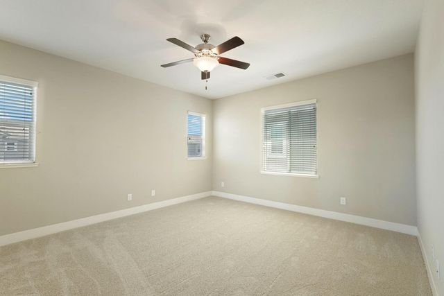 577 Lakeside Dr, Lathrop, CA 95330