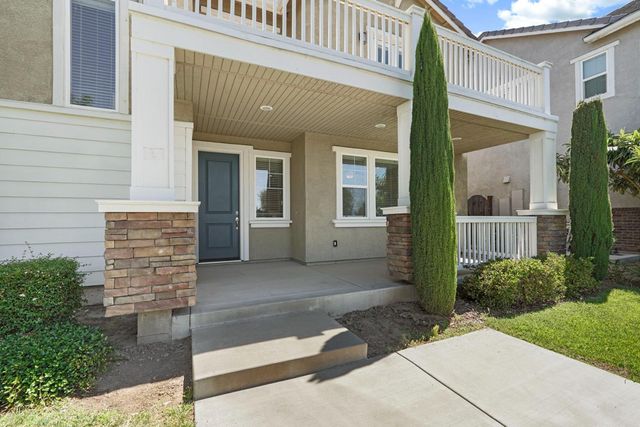577 Lakeside Dr, Lathrop, CA 95330