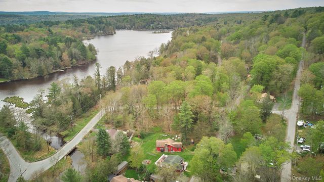 17 Highland Avenue, Smallwood, NY 12778