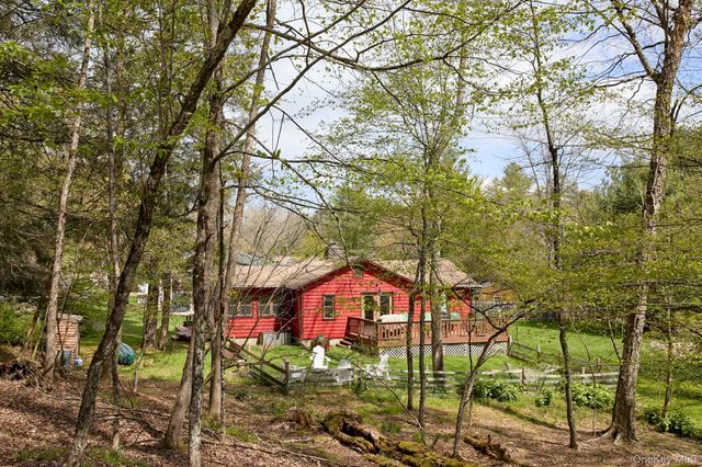17 Highland Avenue, Smallwood, NY 12778