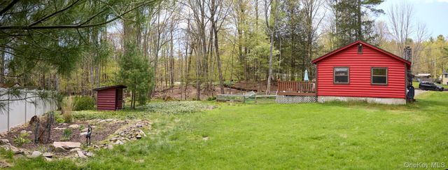17 Highland Avenue, Smallwood, NY 12778