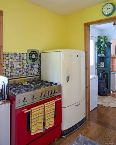 17 Highland Avenue, Smallwood, NY 12778