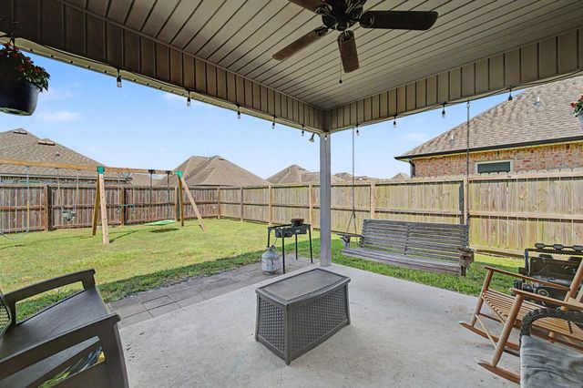 149 Red Maple Dr, Gray, LA 70359