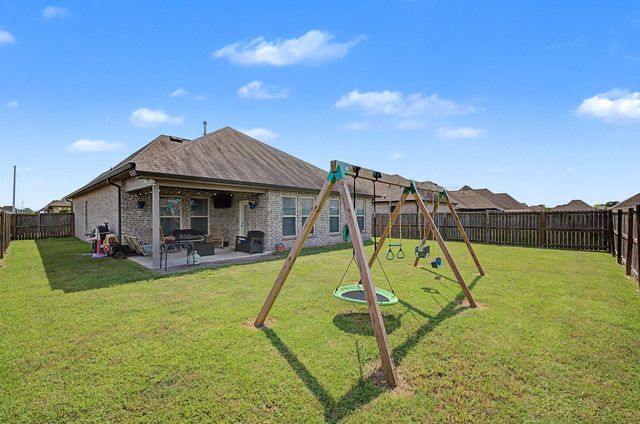 149 Red Maple Dr, Gray, LA 70359