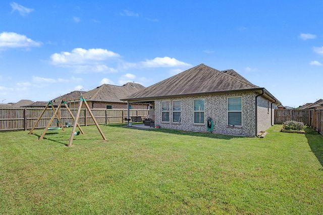 149 Red Maple Dr, Gray, LA 70359