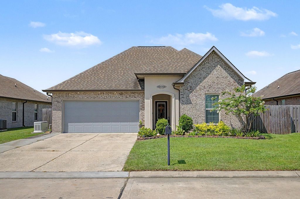 149 Red Maple Dr, Gray, LA 70359