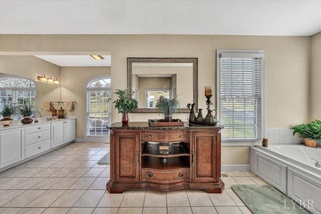 95 Marvin Gardens Drive, Moneta, VA 24121