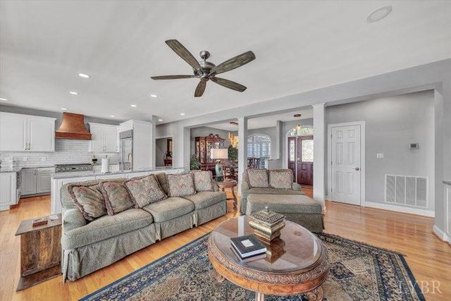 95 Marvin Gardens Drive, Moneta, VA 24121