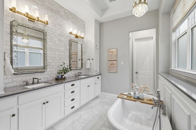 5913 Exeter Avenue, Mckinney, TX 75070