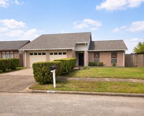 9507 Kingsvalley Street, Houston, TX 77075