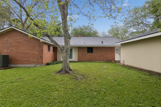 1206 Fay Road, Kemah, TX 77565