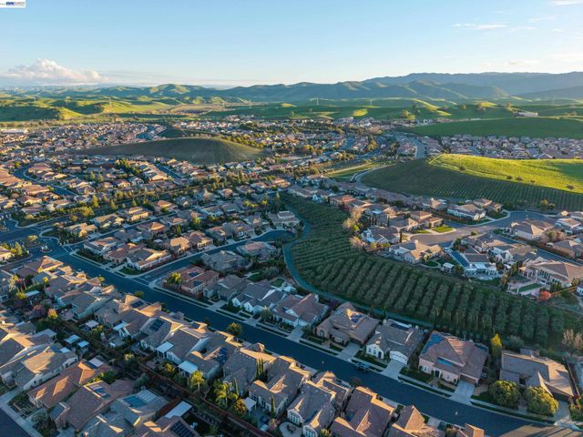 1772 Latour Ave, Brentwood, CA 94513