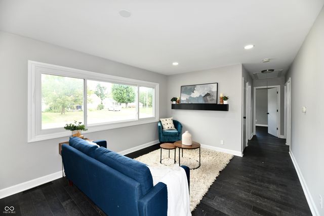 129 E McKenzie Road, Greenfield, IN 46140