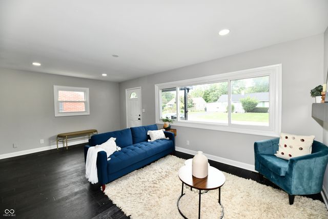 129 E McKenzie Road, Greenfield, IN 46140
