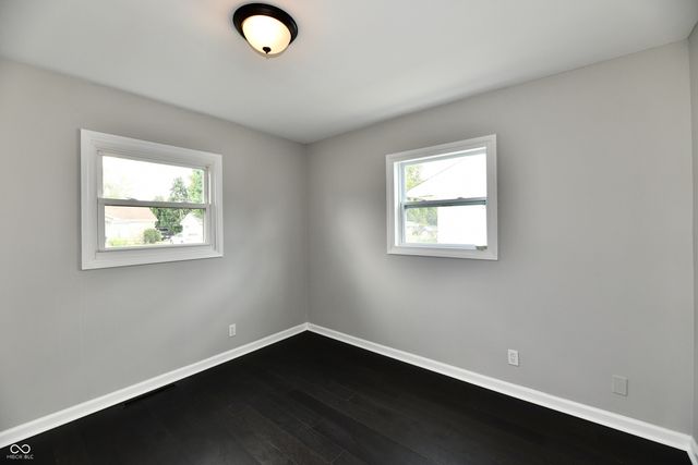 129 E McKenzie Road, Greenfield, IN 46140