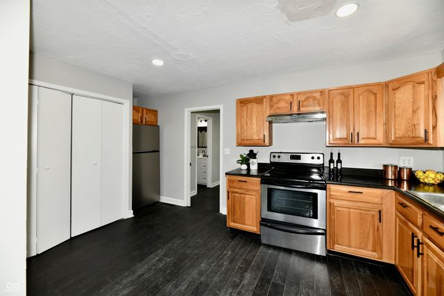 129 E McKenzie Road, Greenfield, IN 46140