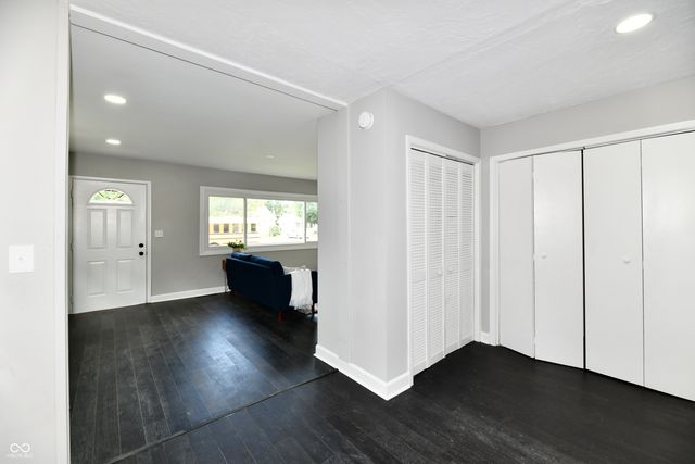 129 E McKenzie Road, Greenfield, IN 46140