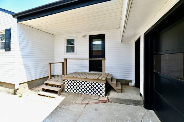 129 E McKenzie Road, Greenfield, IN 46140