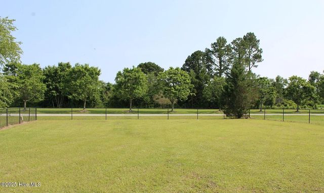 3274 Quail Pointe Drive, Greenville, NC 27858