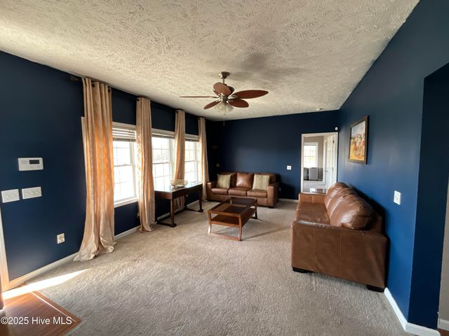 3274 Quail Pointe Drive, Greenville, NC 27858