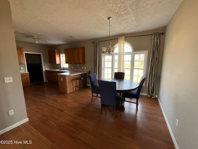 3274 Quail Pointe Drive, Greenville, NC 27858