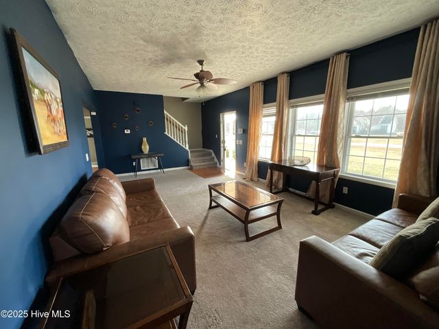 3274 Quail Pointe Drive, Greenville, NC 27858