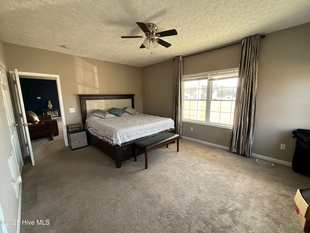 3274 Quail Pointe Drive, Greenville, NC 27858