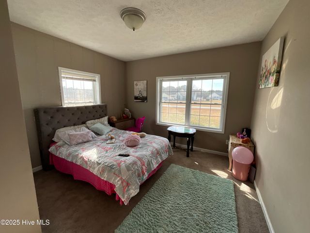 3274 Quail Pointe Drive, Greenville, NC 27858