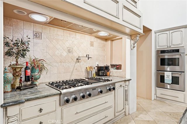 22214 Bear Creek S, Murrieta, CA 92562