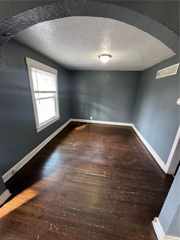 912 E Stone Street, Independence, MO 64050