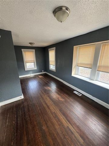 912 E Stone Street, Independence, MO 64050