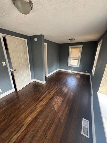 912 E Stone Street, Independence, MO 64050