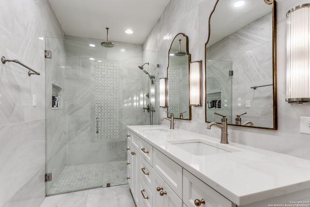 251 Primera, Olmos Park, TX 78212