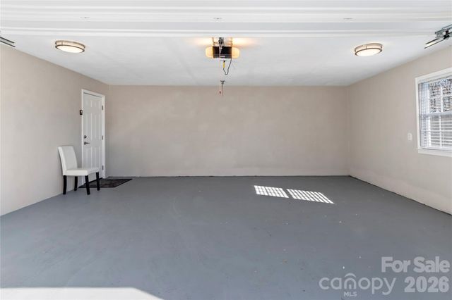 6732 Rollingwood Drive, Clemmons, NC 27012