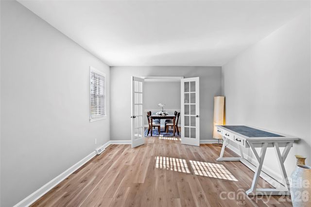 6732 Rollingwood Drive, Clemmons, NC 27012