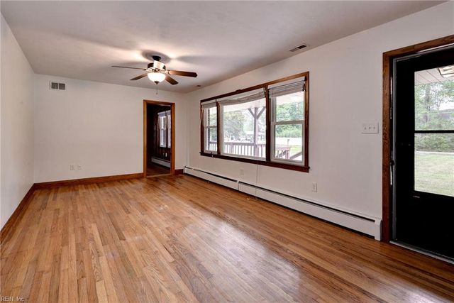 109 Old Railway RD, Yorktown, VA 23692