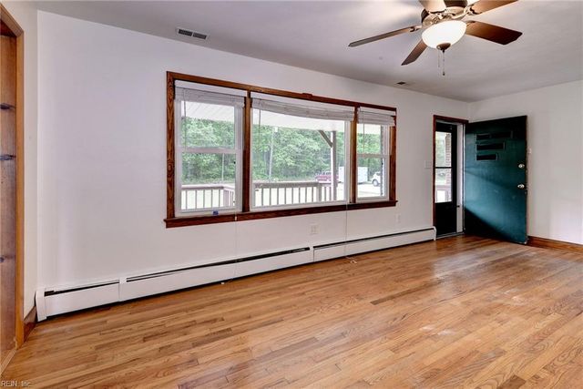 109 Old Railway RD, Yorktown, VA 23692
