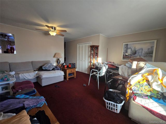 34 Hampton Court, Middletown, NY 10941