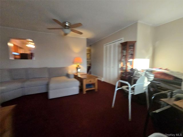 34 Hampton Court, Middletown, NY 10941