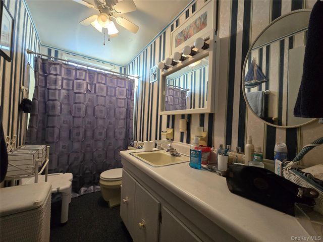 34 Hampton Court, Middletown, NY 10941