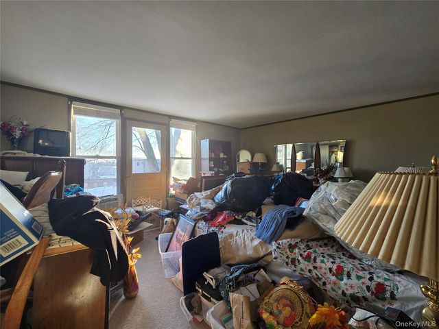 34 Hampton Court, Middletown, NY 10941