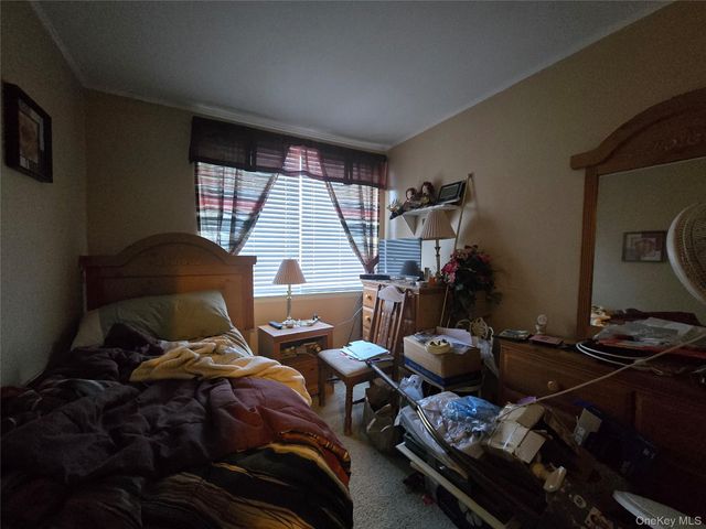 34 Hampton Court, Middletown, NY 10941