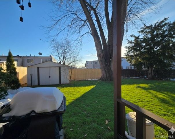 34 Hampton Court, Middletown, NY 10941